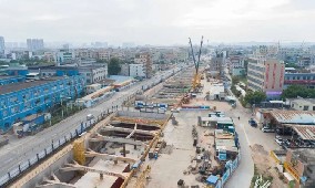 東部快線地鐵14號線明年通車，旭東圍擋廠家為城市安全建設(shè)美麗屏障！